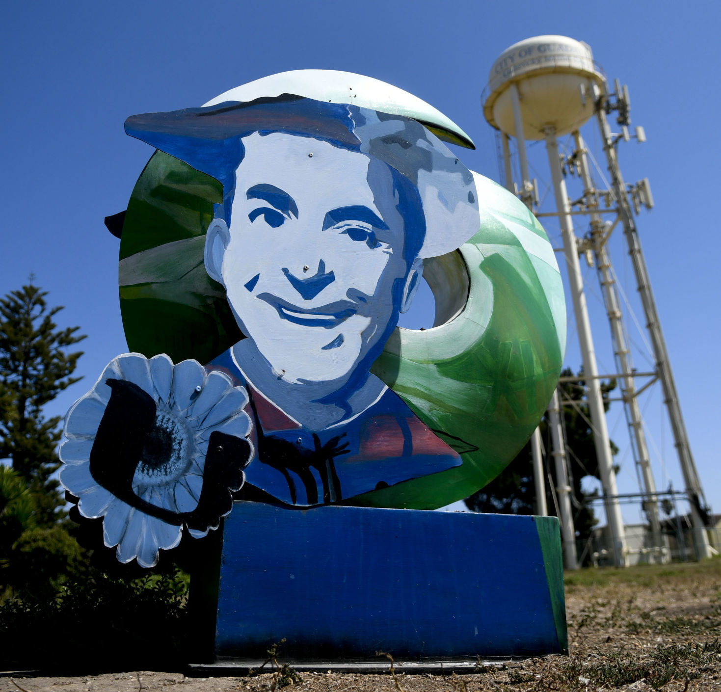 082919 Guadalupe sculptures 03.jpg